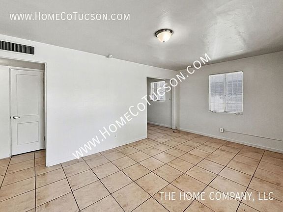 4th image of 2607 E Beverly Dr