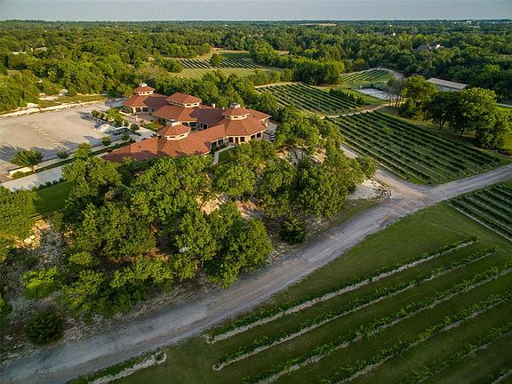 4th image of 2300 Vineyard Hl