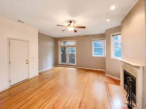3rd image of 4108 N Kenmore Ave #G