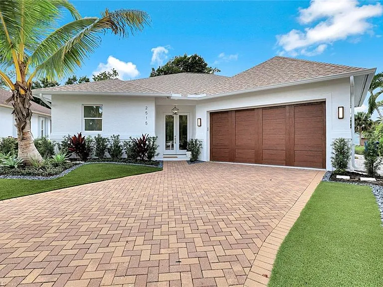 2515 Royal Palm Ct — Photo 1
