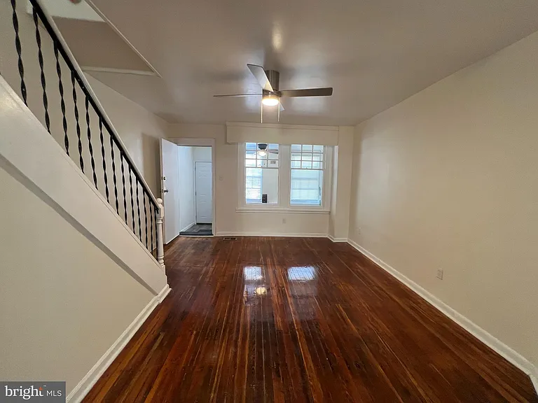 254 W Sheldon St — Photo 4