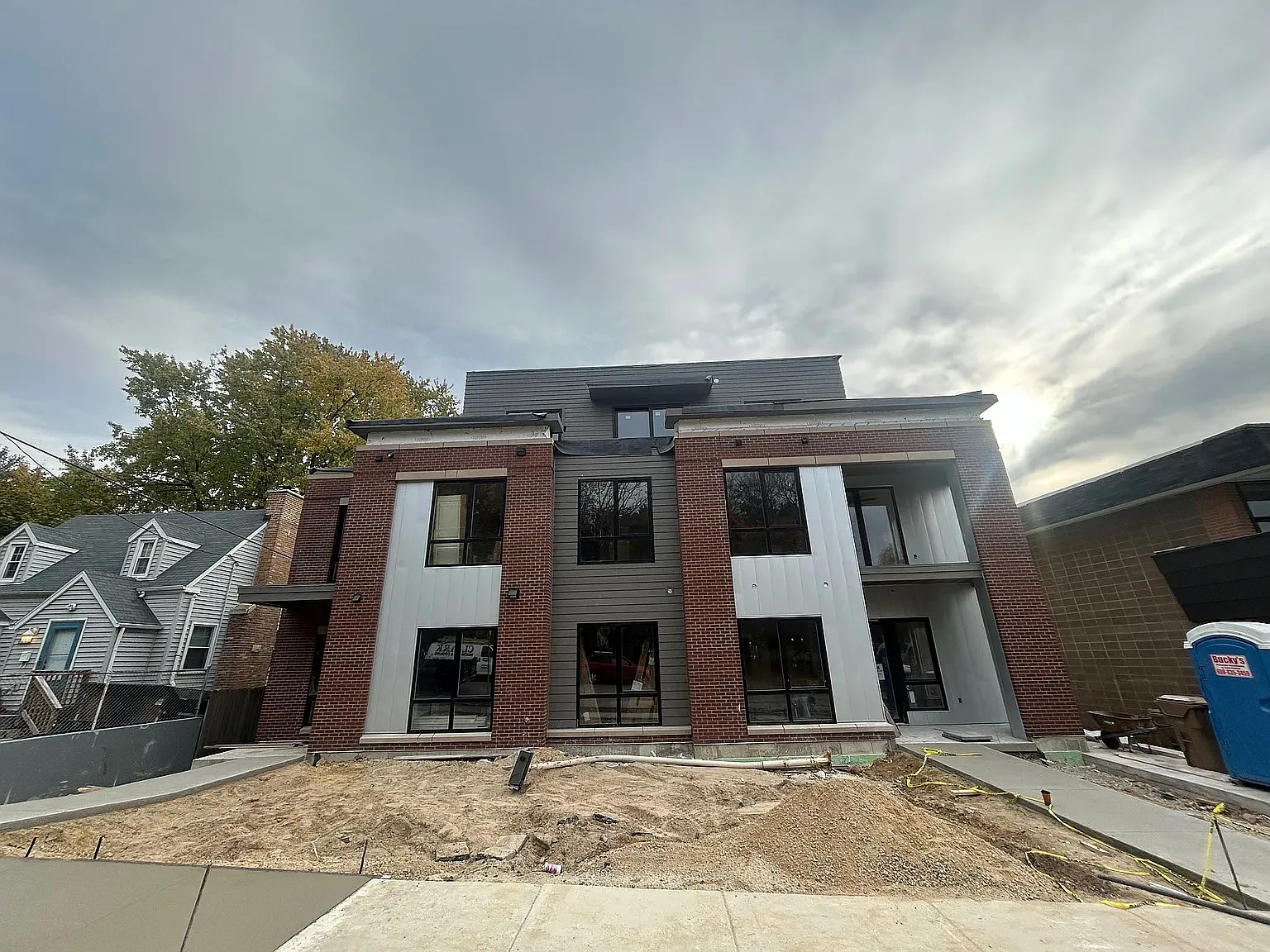 Speedway Apartments — Photo 1
