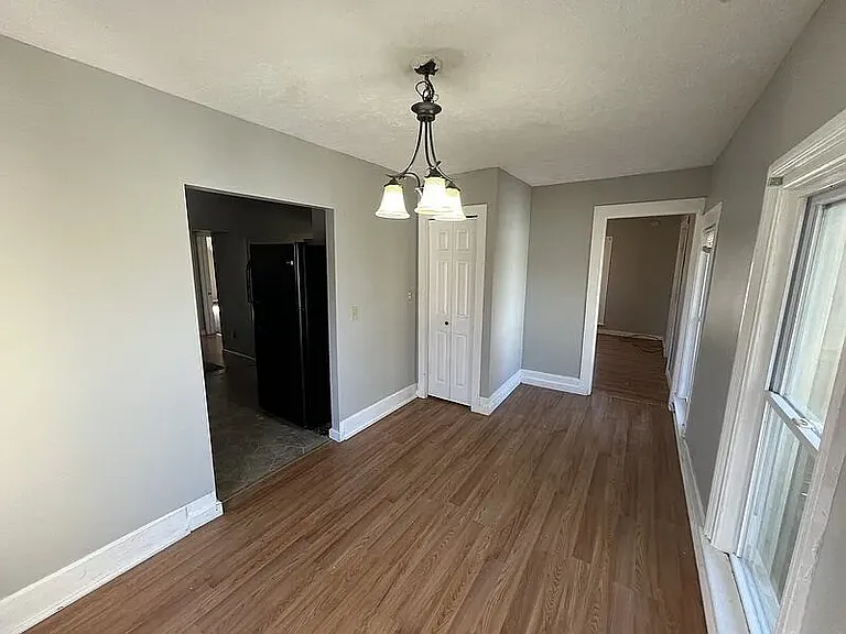 186 N Elm St #2 — Photo 11