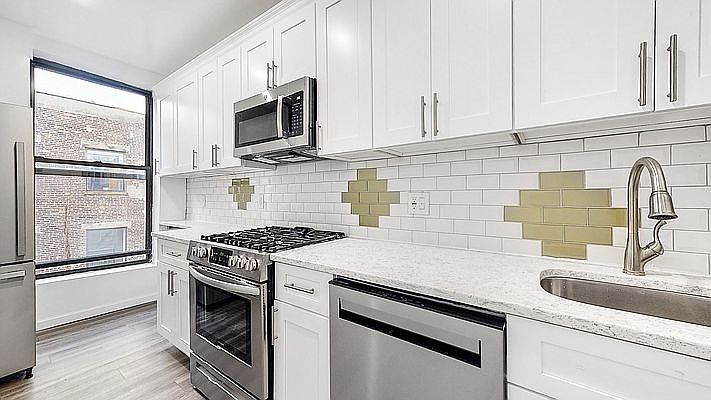 1st image of 362 Lafayette Ave #4