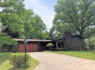 19586 Dogwood Dr, New Buffalo, MI 49117