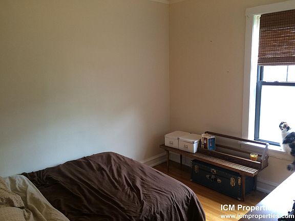 3rd image of 3931 N Keeler Ave #2