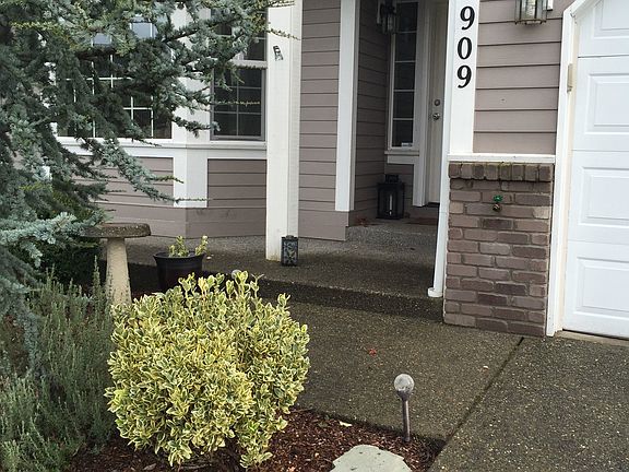 2nd image of 17909 17th Avenue Ct E