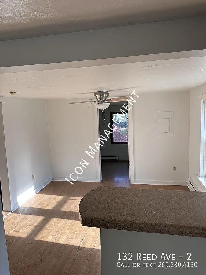 Building Photo - 132 Reed Ave #2