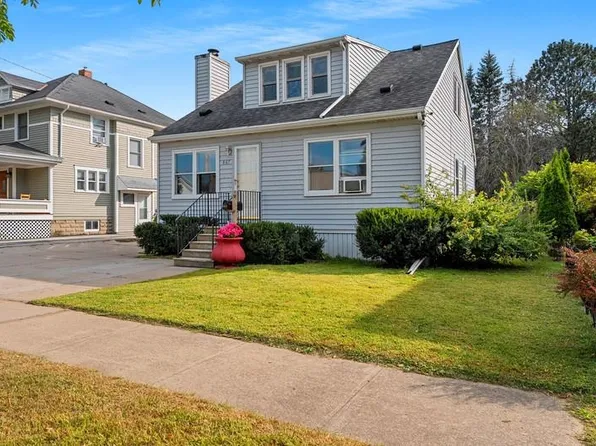 867 Bond St, Green Bay, WI 54303