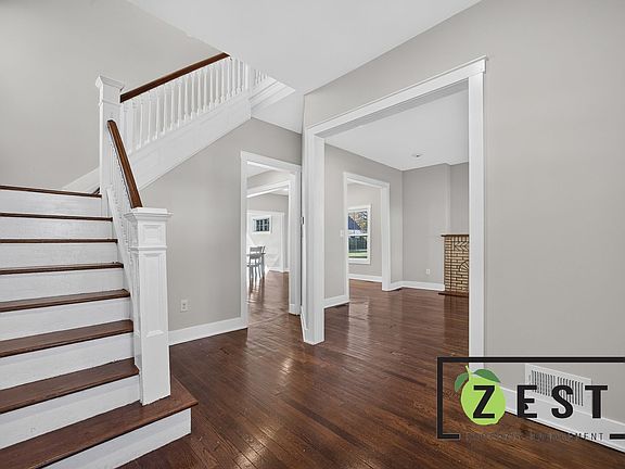 2nd image of 2251 Crane St