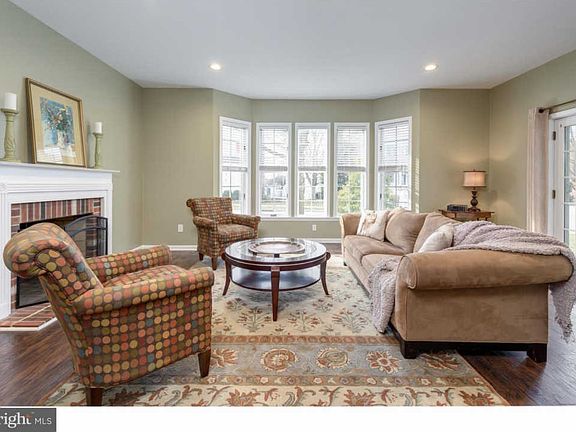 4th image of 606 Yardley Ln