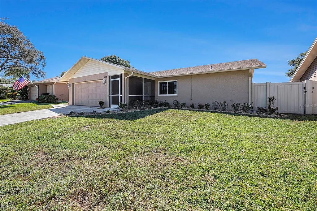 3 bed, 2.0 bath, 1688 sqft, $3,300 — Photo 2