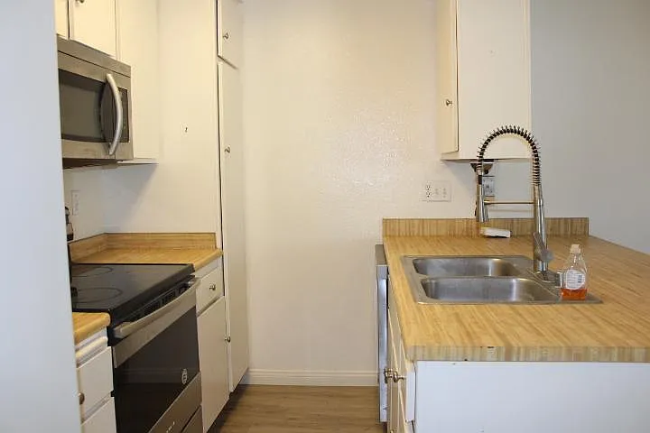 2 bed, 1120 sqft, $2,950 — Photo 4