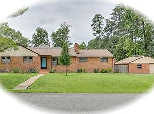 121 Brook Ln, Yorktown, VA 23692