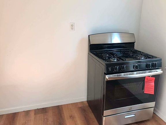 3rd image of 30-75 33rd St #D2