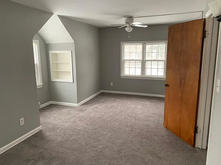 310 W Delaware Ave — Photo 28