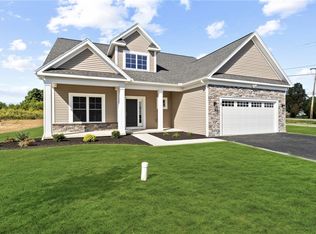 91 Chatwood Ln, Henrietta, NY 14467