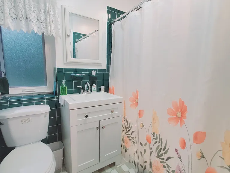 33 Valley Dr #1 — Photo 8