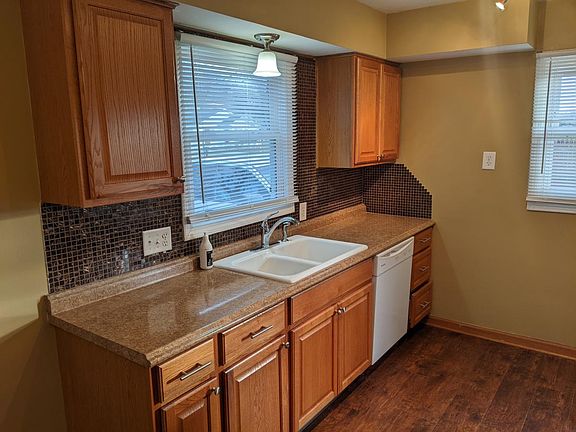 2nd image of 1034 48th St SE