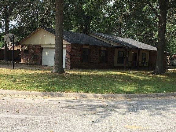 3rd image of 2708 W Highland Dr