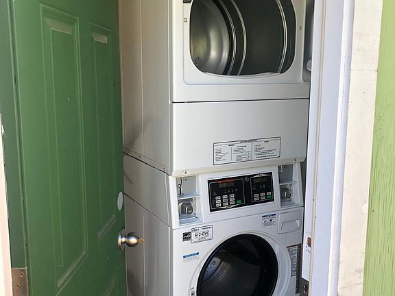 2nd image of 1212 Essex St