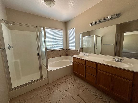 5th image of 38435 Sevilla Ave