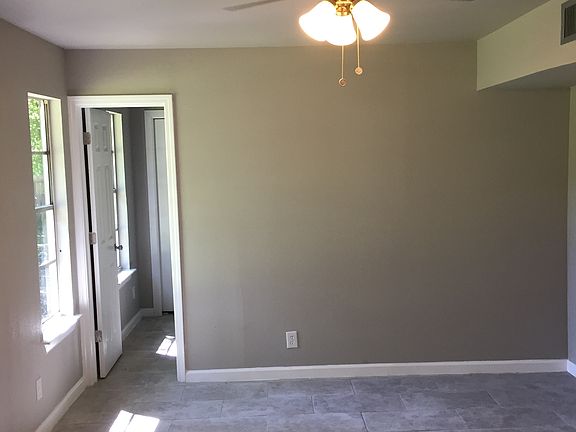 4th image of 6380 Kings Crown St