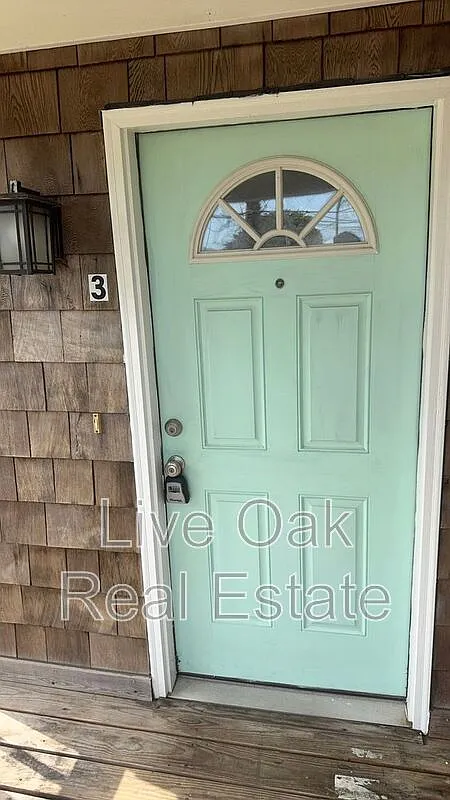 1 bed, 1.0 bath, 450 sqft, $1,395 — Photo 1
