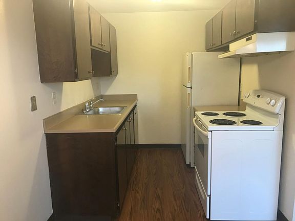 3rd image of 604 Eastside St NE APT 1