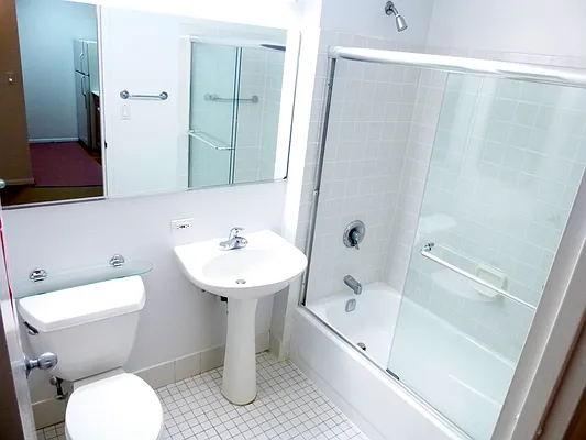 Rented by Siderow Residential Group | media 16