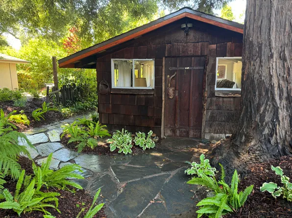 1554 Cowper St, Palo Alto, CA 94301