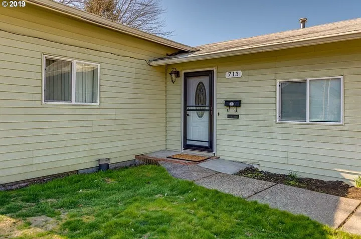 3 bed, 1632 sqft, $2,500 — Photo 2