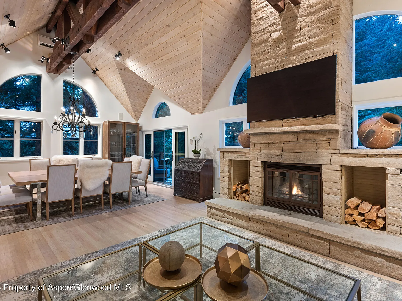 5 bed, 6.5 bath, 4102 sqft, $150,000 — Photo 4