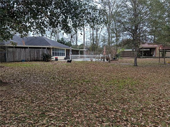 2nd image of 475 Sharon Ln