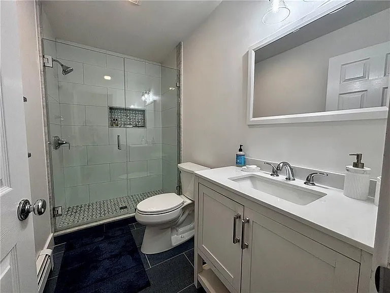 433 Wolcott Ave — Photo 14