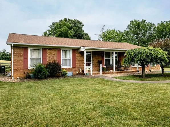 111 Chestnut Ridge Rd, Staunton, VA 24401