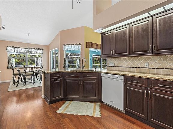 4th image of 15029 MCGRAW AVENUE