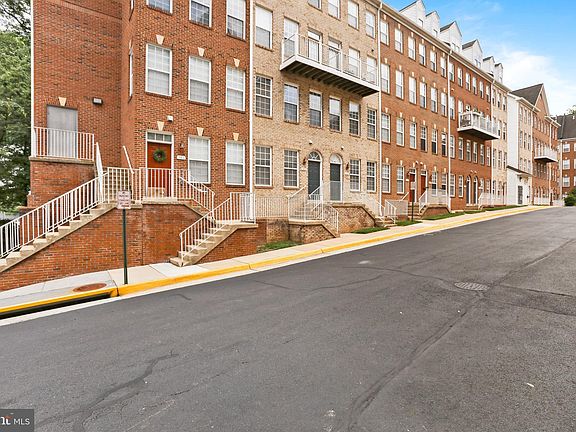 3rd image of 2663 Manhattan Pl Suite 303