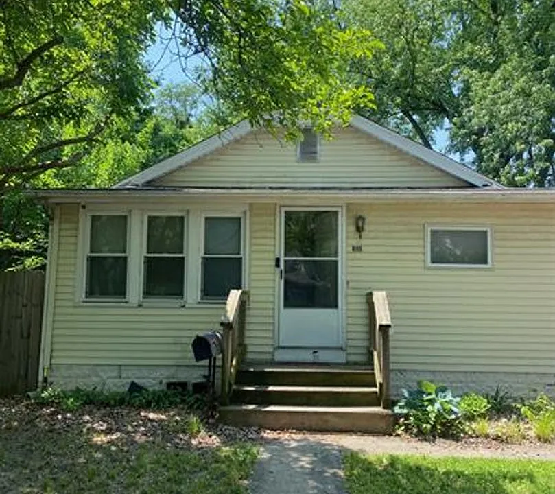 805 N Busey Ave