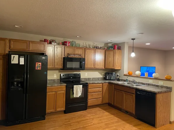 105 Valley Ln, Eagle Lake, MN 56024