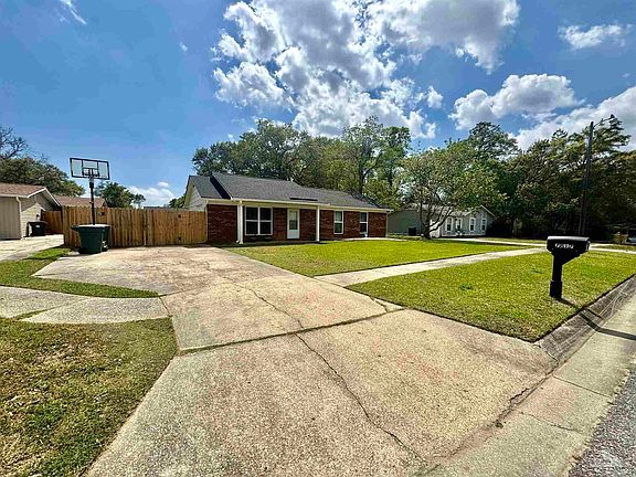 2nd image of 7812 Dartmoor Ct