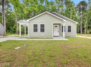 640 Walnut Dr, Jacksonville, NC 28540
