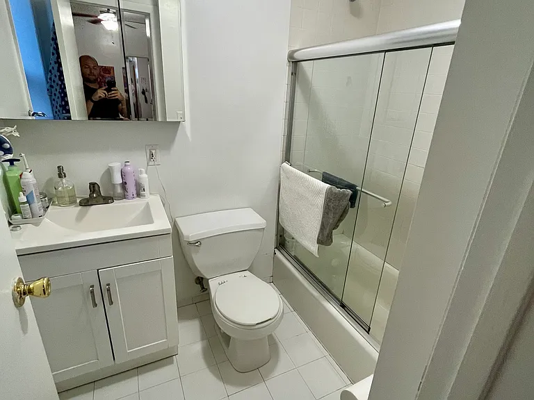 521 E 12th St #5 — Photo 12