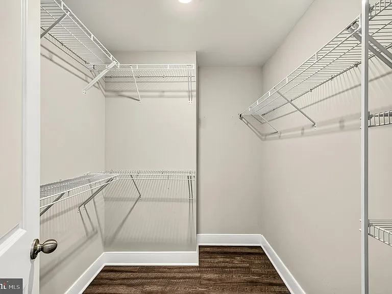 1013 S Taylor Ct — Photo 30