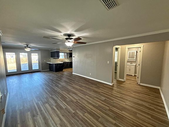 3rd image of 609 S Drake St