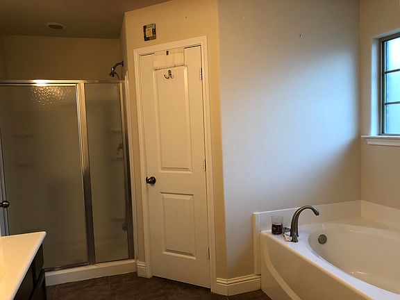 4th image of 5921 Wagner Dr