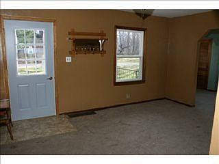 2nd image of 421 S Westmoreland Ave