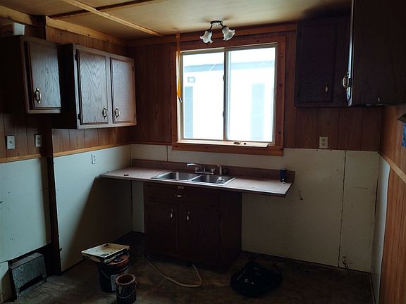 4th image of 918 Diamond Ave