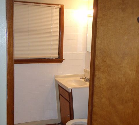 4th image of 1474 White Ave