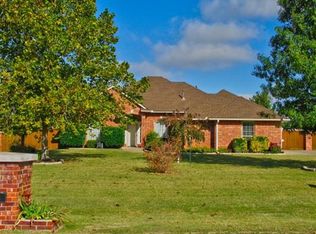 909 Baffy Ct, Edmond, OK 73025